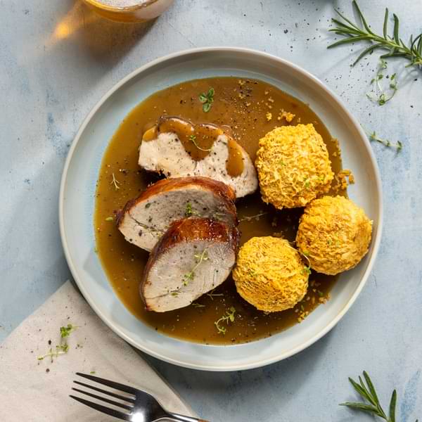 Schweinebraten mit knödel