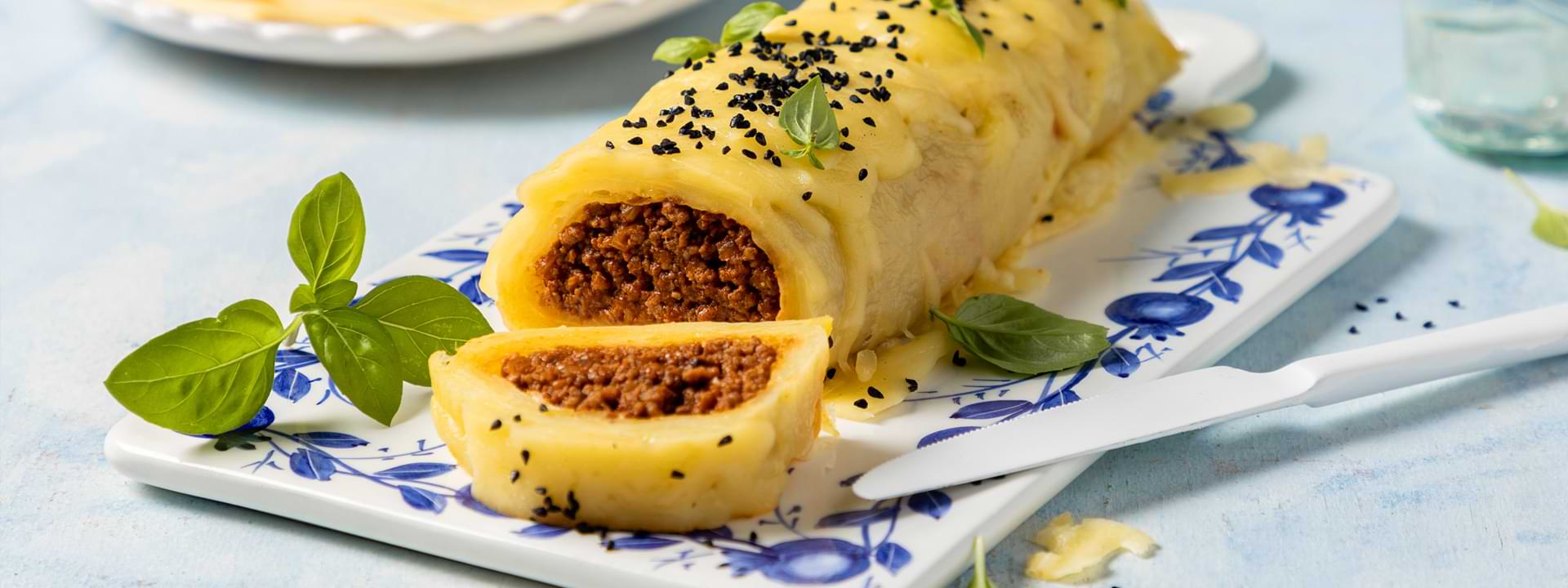 Header Image Ρολό πατάτας με κιμά και Alpiland Emmental